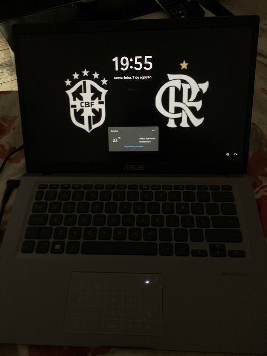 Portátil ASUS 14" (i3 11.ª Ger / 8GB / SSD) + Capa e Rato