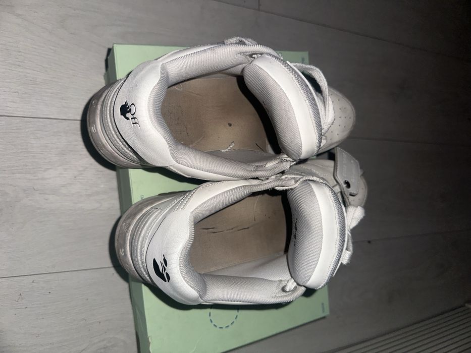 Off-white out of office for walking