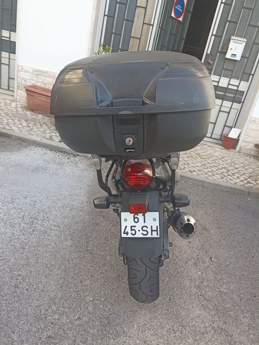 Suzuki GSXF 750 impecável
