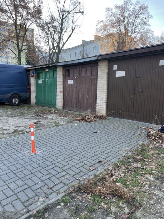 Garaż na Woli, os. Grabowska