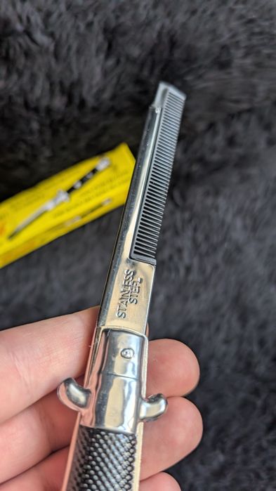 Карманная выдвижная расческа для волос на кнопке складная barber