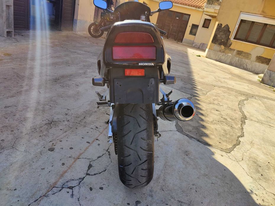 CBR 900RR Fireblade SC28