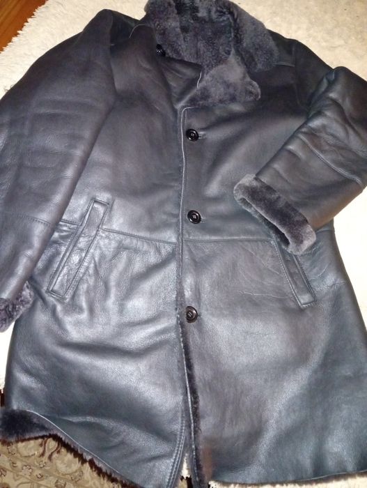 Продам мужскую, кожаную дубленочку(лёгкая ,как пушинка,кожа лайковая)