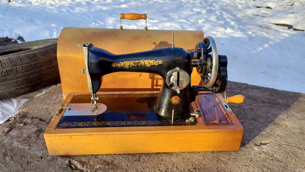 Швейная машина Подолка.