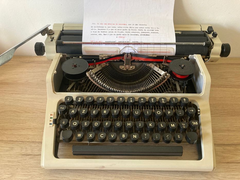 Máquina de escrever ***Eryka