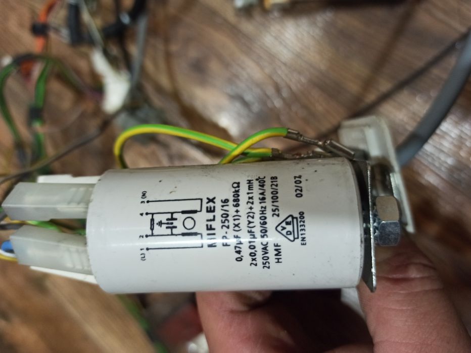 Двигун пральної машинки.