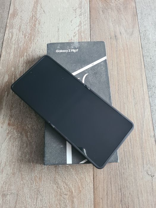 Jak nowy Samsung Galaxy Z Flip 7 512gb Jet Black Najtaniej Wrocław