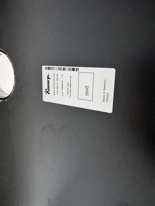 Biurko Kinnarps stol biurowy.