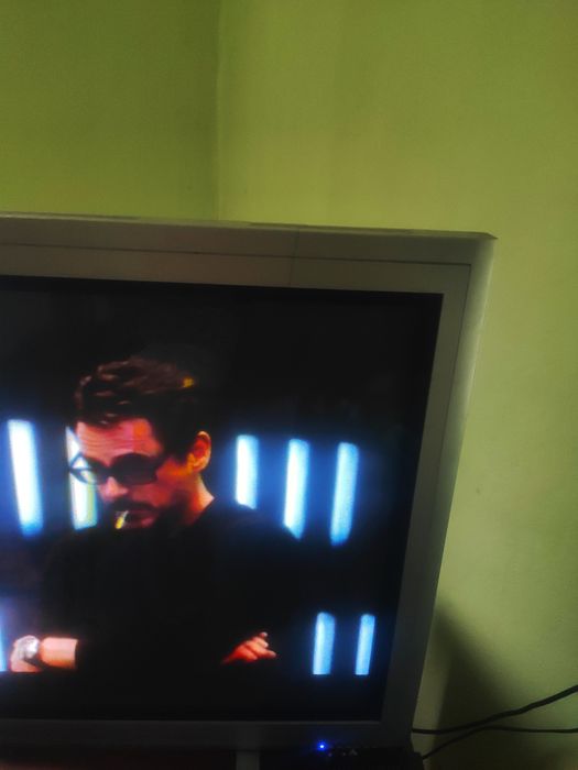 Телевізор 42 + домашній кінотеатр