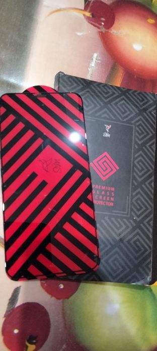 Захисне скло IPhone та Mi 9