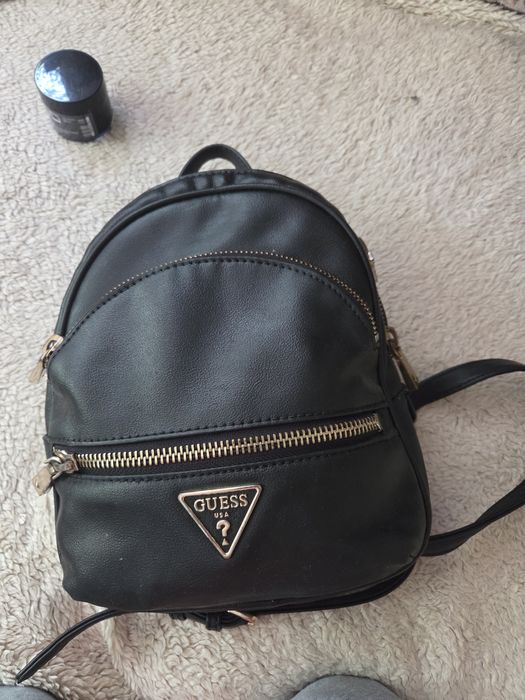 Рюкзак guess manhattan черный