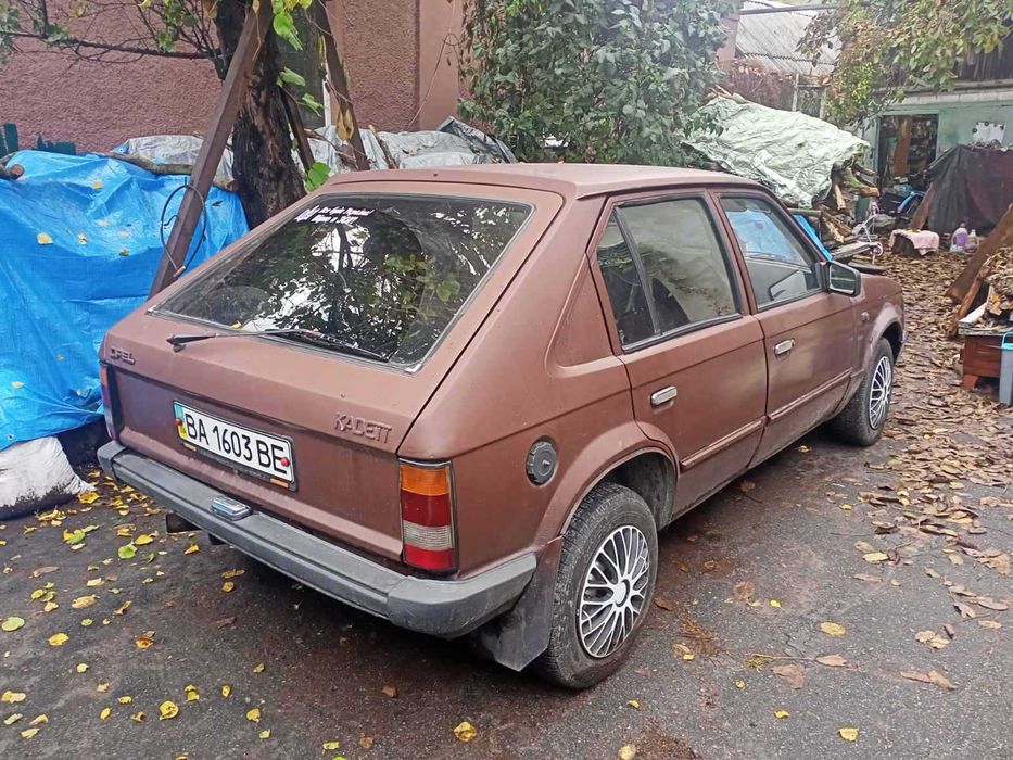 Opel Kadett Опель Кадет хэчбэк 1.2