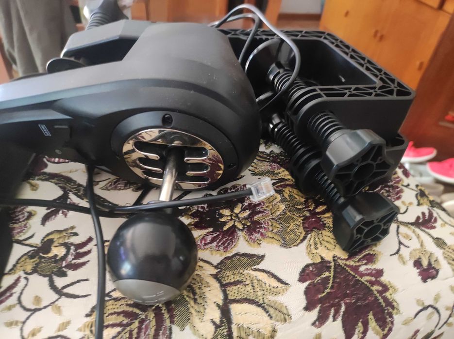 Volante pra ps4, PC e Xbox, usado poucas vezes .120e negociáveis