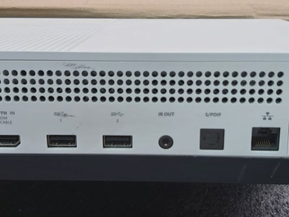 Ігрова консоль Microsoft Xbox One S 1681  "1TB"