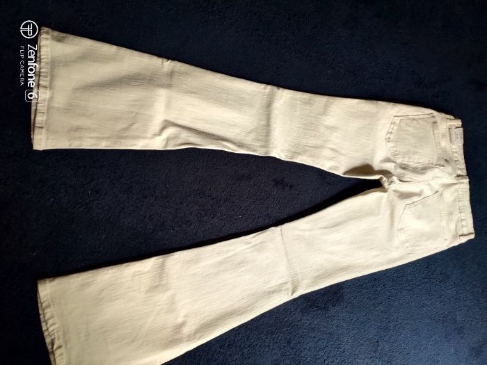 Calças Brancas Boca de Sino nº38