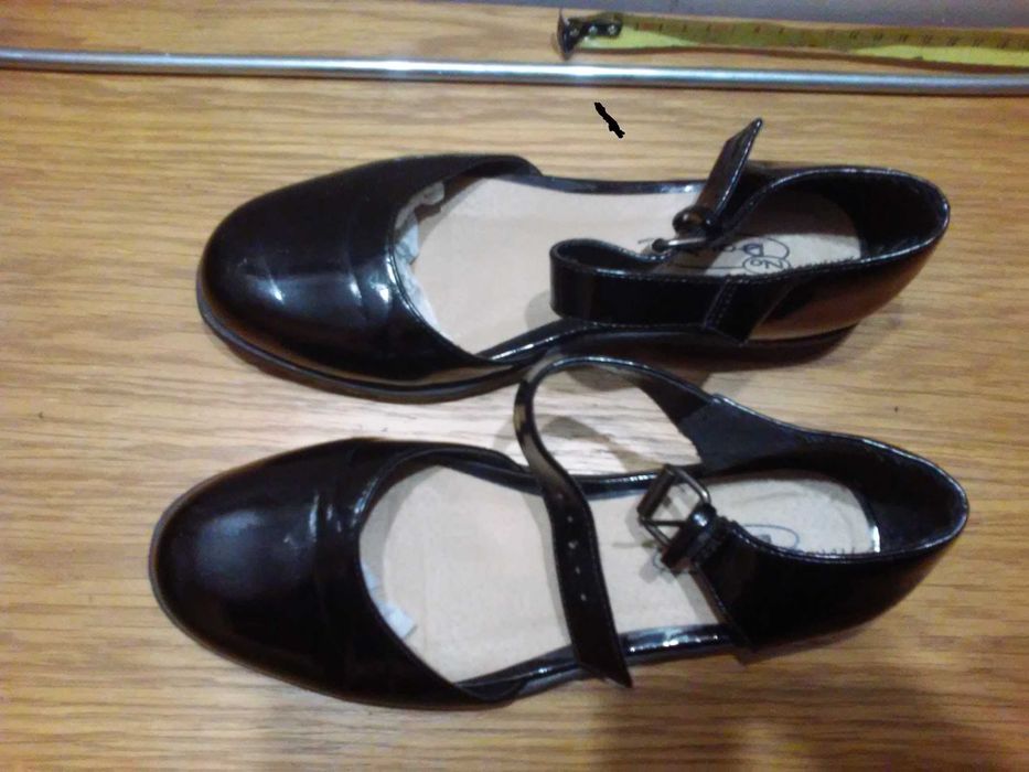 buty- Mary Jane lakierki (na bucie roz.38) No Doubt,