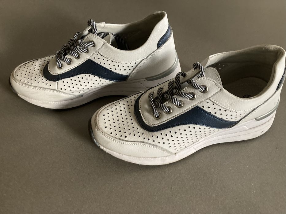 Buty sportowe białe, r. 36