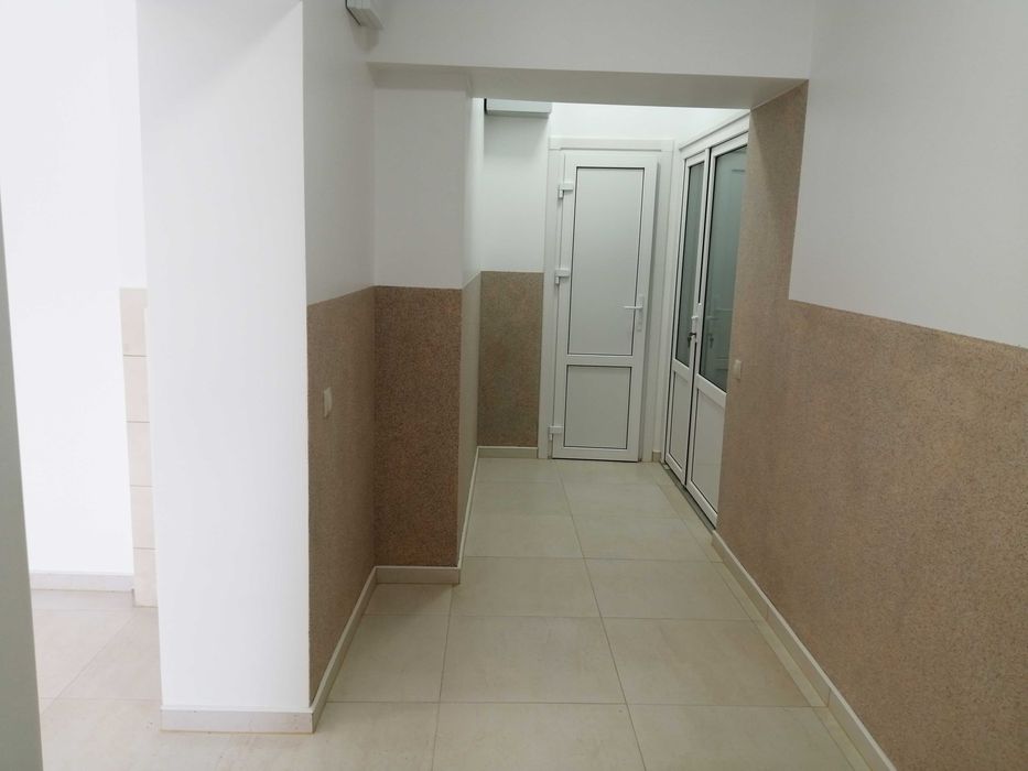 Оренда нового комерційного приміщення в центрі м.Долини 107м.кв. під магазин
