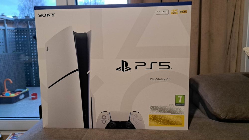 Playstation 5 z napędem i padem