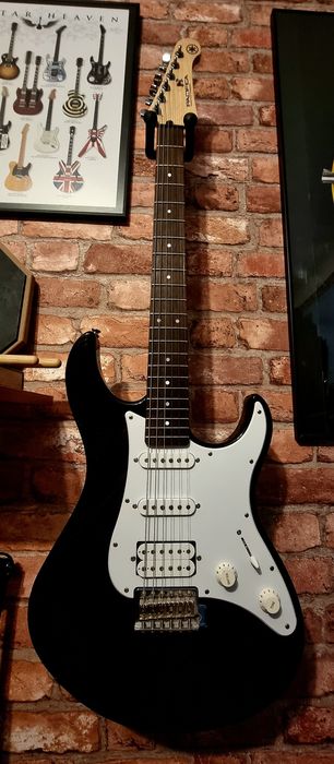 Gitara elektryczna Yamaha Pacifica 112J