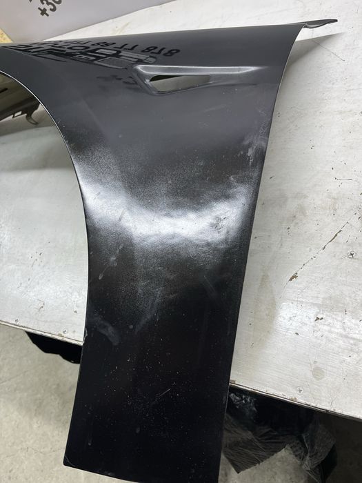 Крило ліве переднє Tesla Model 3