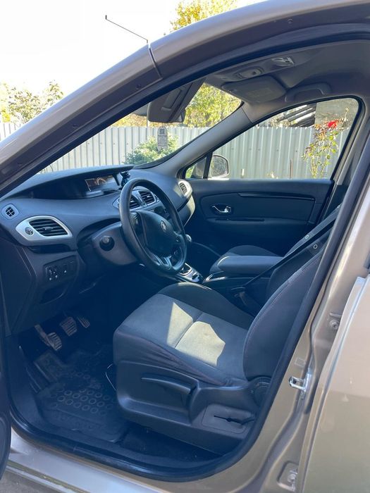 Renault Megan scenic 2013