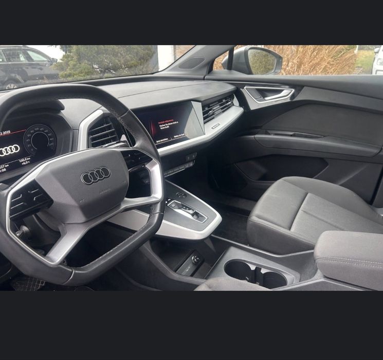 Audi Q4 - Etron 35 (Com garantia AUDI)