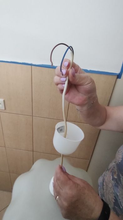 Żyrandol biały szklany