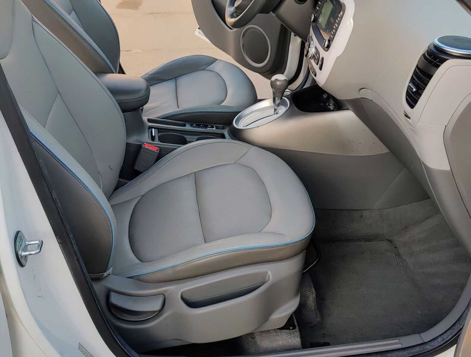 Kia Soul EV +      2015