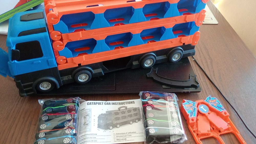 Camião Porta-Carros de 2 Andares c/ Lançador + 12 Carrinhos