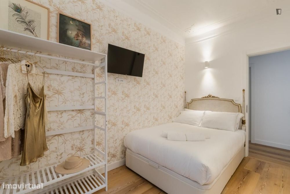 Quarto - localizado em Arroios Lisbon