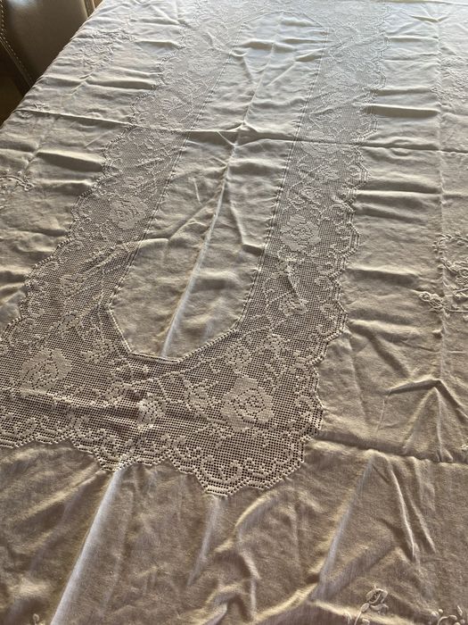 Embroidered Tablecloth64563871420673121