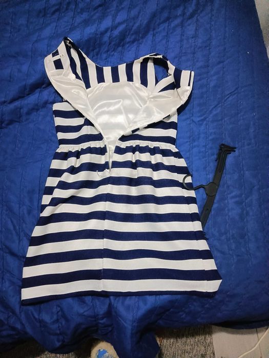 Vestido curto da marca Lefties - Tam. M