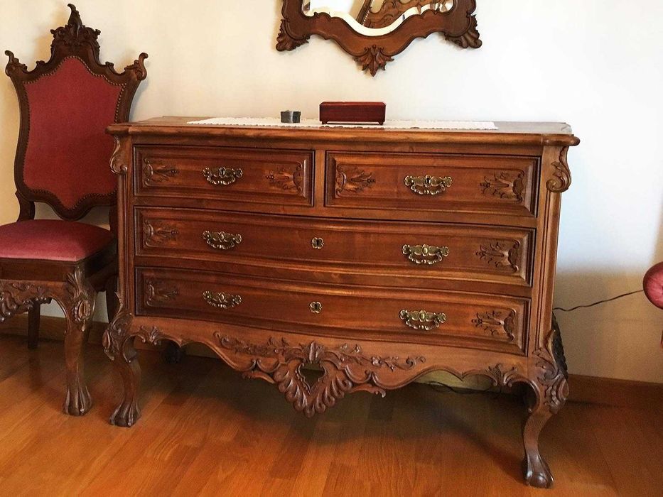 Mobília quarto estilo D. João V- castanho