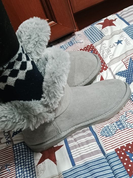 Жіночі сірі угги