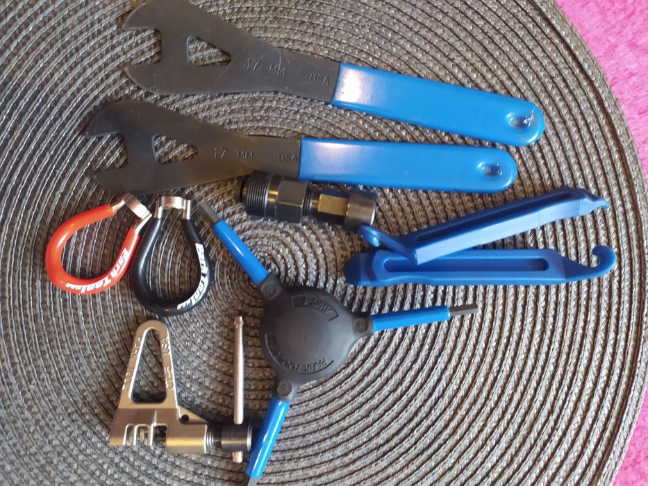 Klucze narzędzia rowerowe