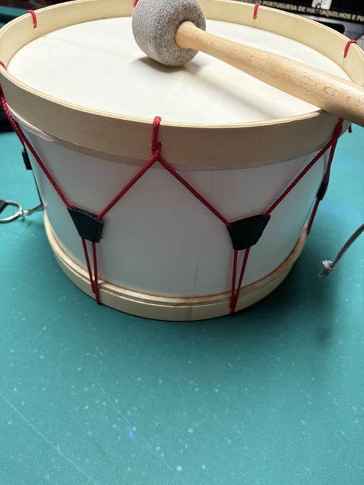 Bombo com maceta e alça