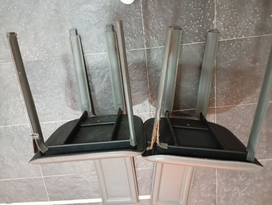 Cadeiras em cinza antracite