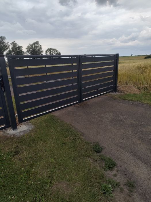 Ogrodzenie frontowe,palisadowe