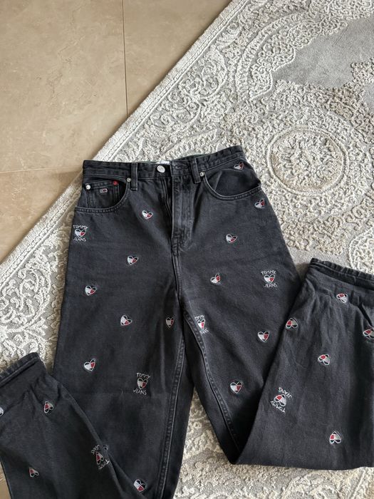 Дві пари джинс, Tommy Hilfiger, Levis жіночі