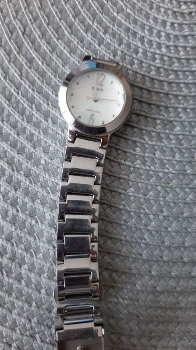 Zegarek Casio z bransoletką damski