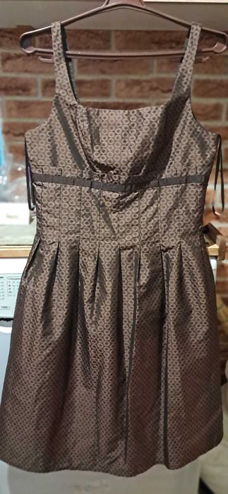 Сукні, футболки, джинси, куртки, спідниця