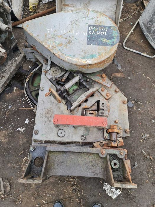 Станок отрезной. Гильотина