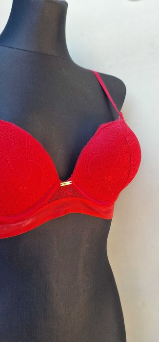 Seksowny czerwony stanik push up ponętny 85 B