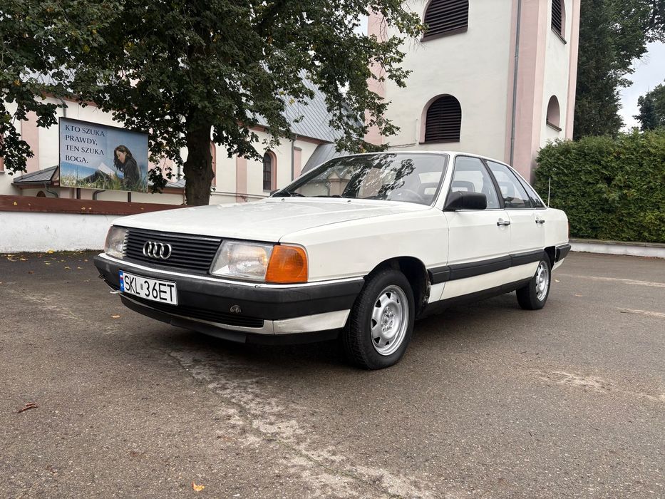 Audi 100