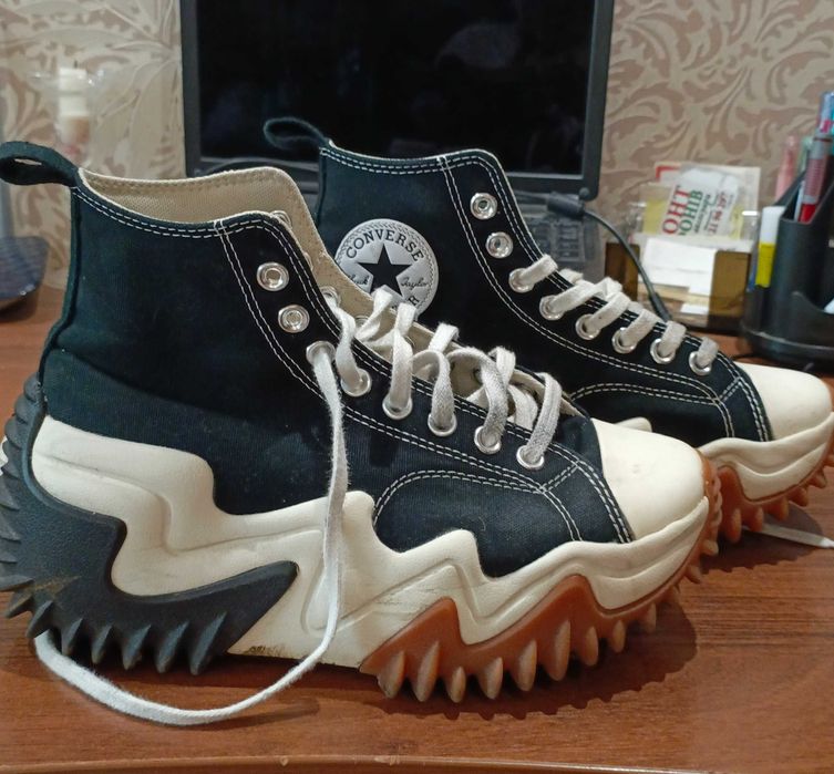 Стильне жіноче взуття