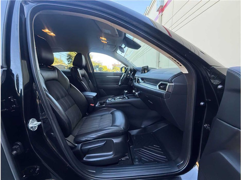 Mazda CX-5 Touring      2018