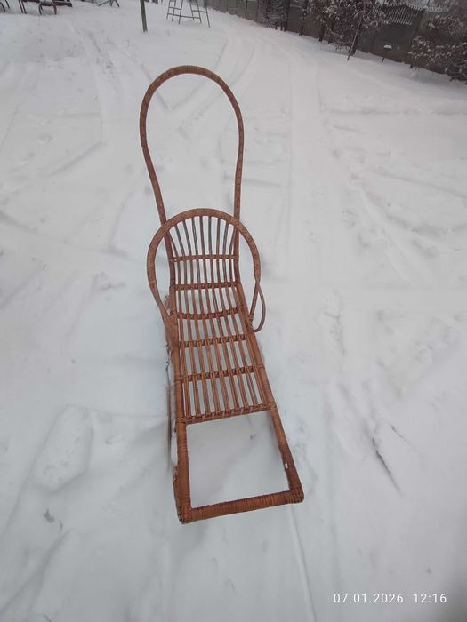 Продам санки ,плетені з лози