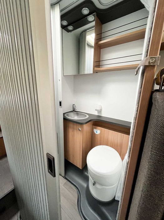 Wynajem Kampera ADRIA SUN LIVING S65SL 4 osobowy