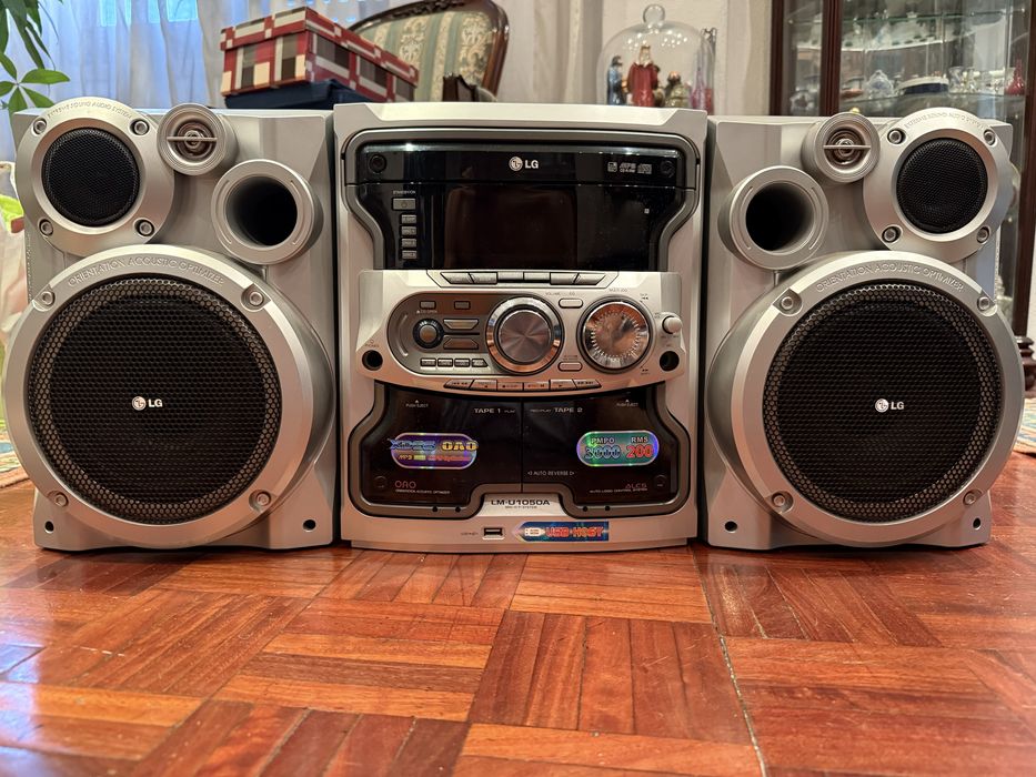 Sistema de Som + Rádio LG